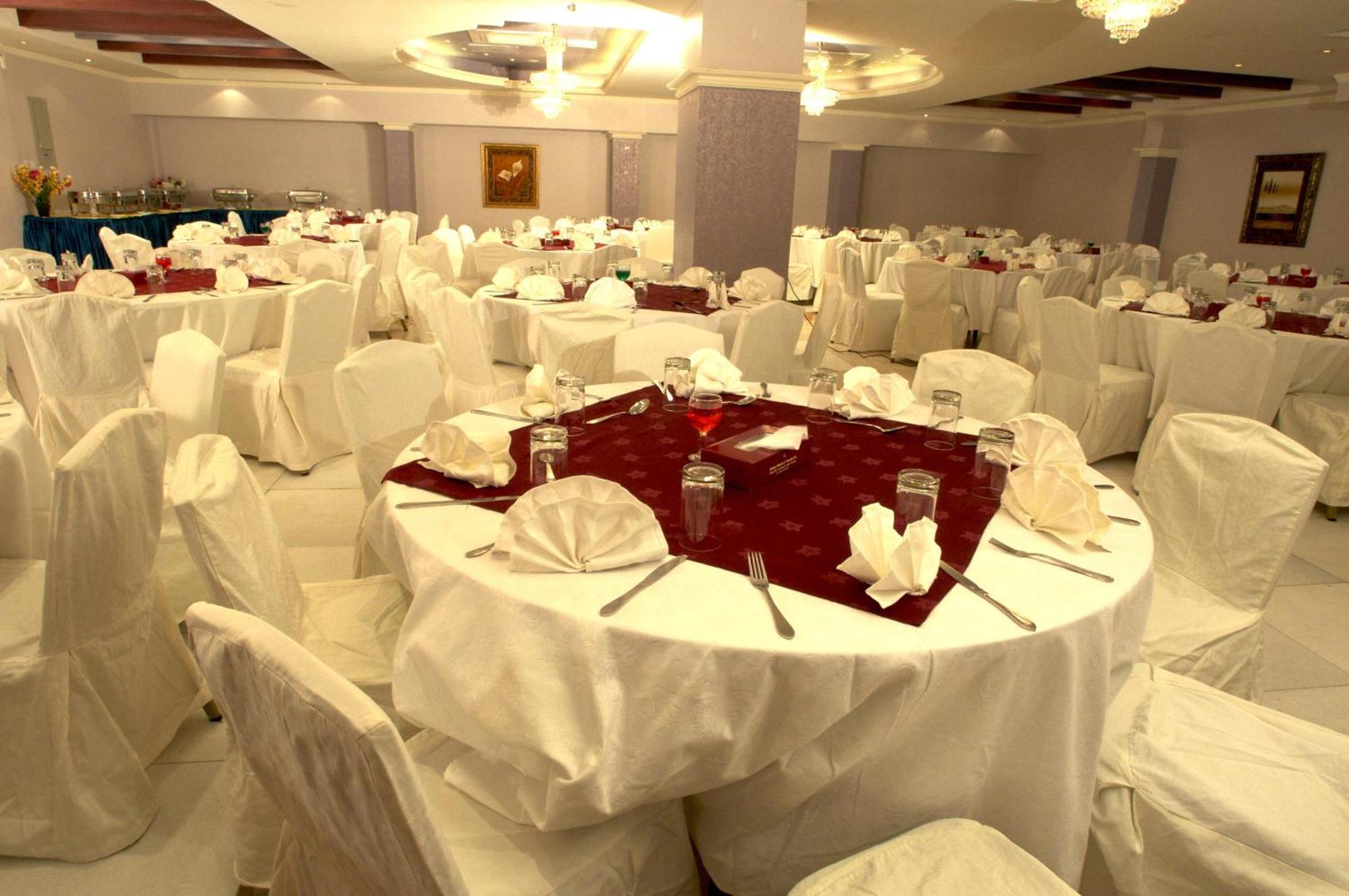 Safeer Plaza Hotel Маскат Экстерьер фото