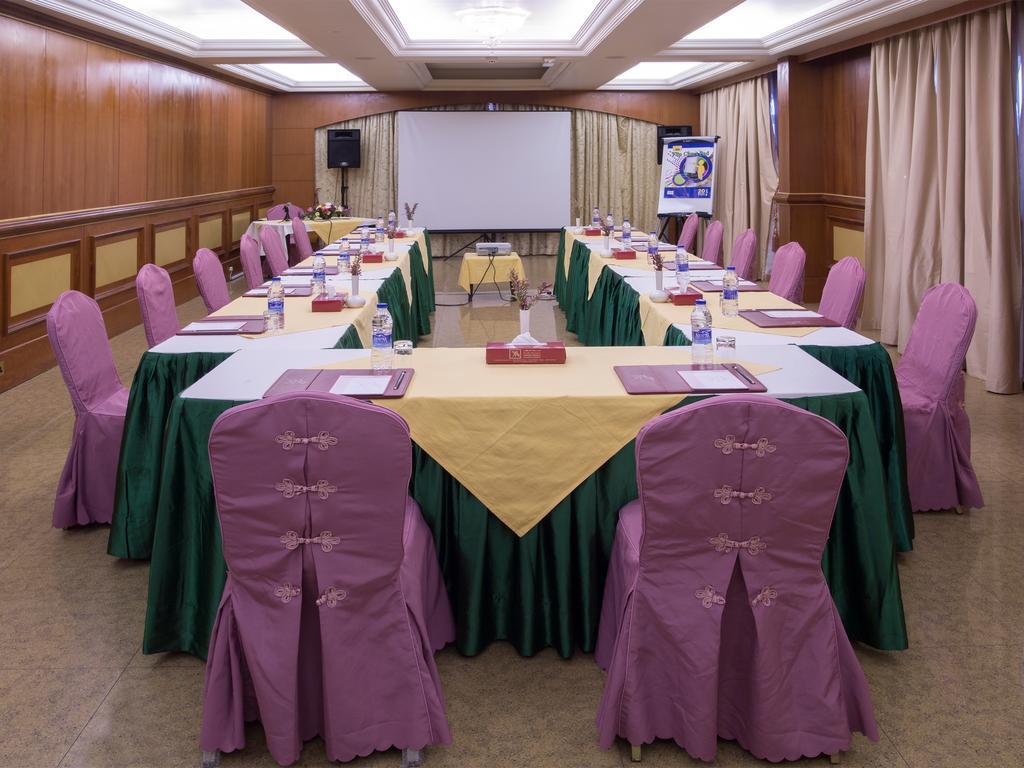 Safeer Plaza Hotel Маскат Экстерьер фото